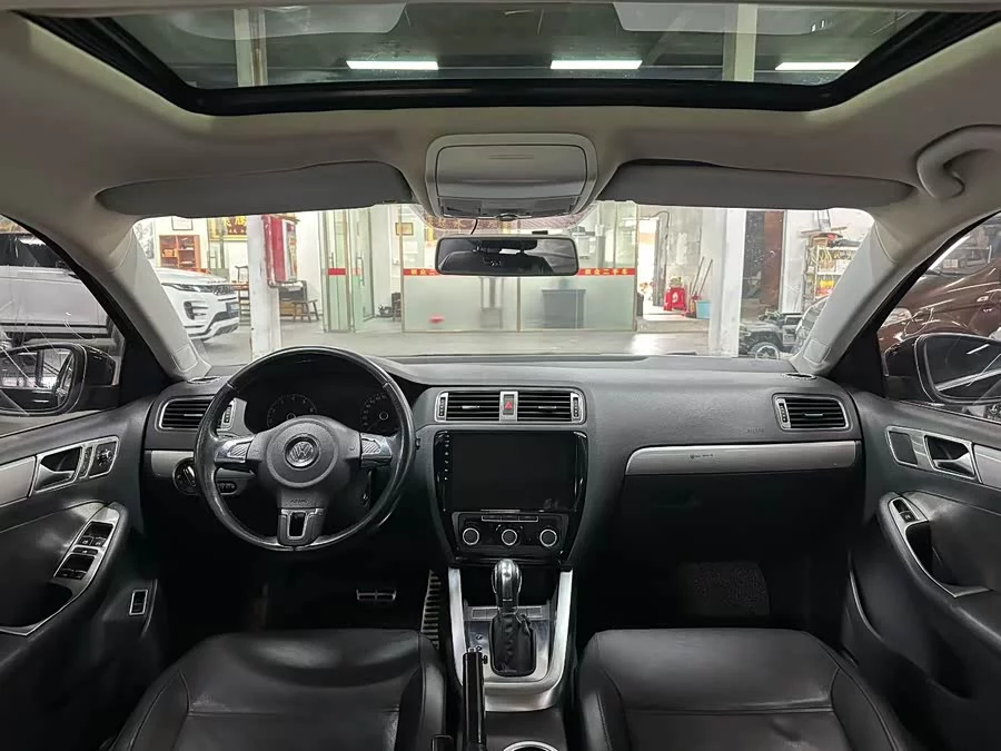 Volkswagen Sagitar