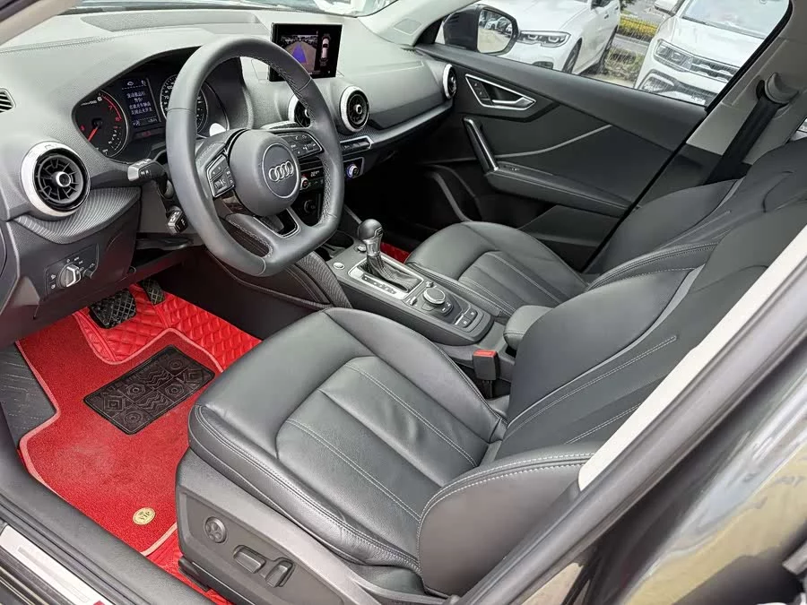 Audi Q2L