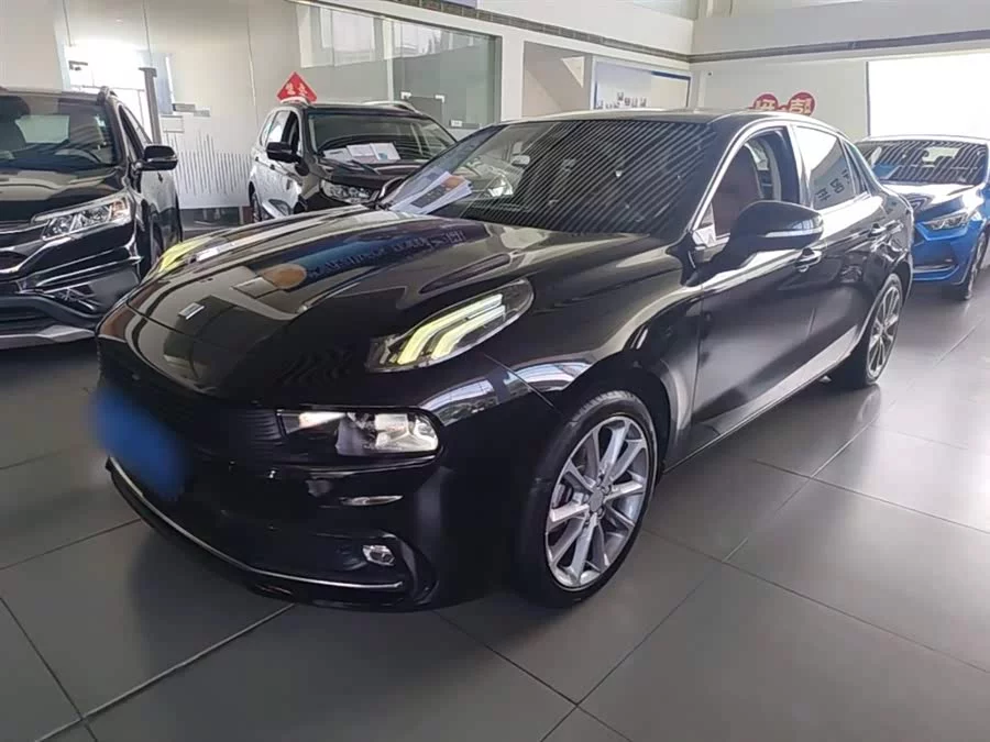 Lynk & Co 03