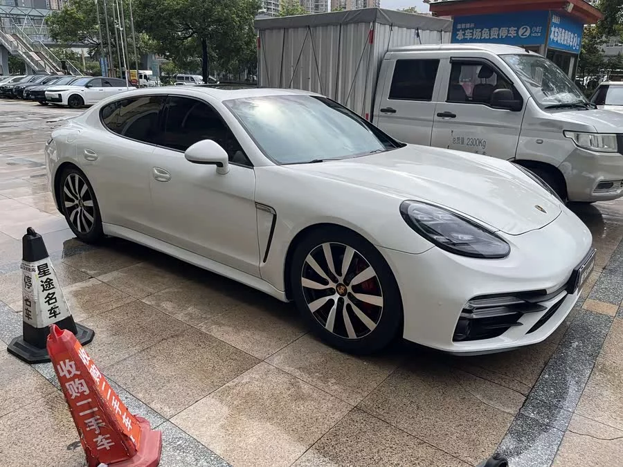 Porsche Panamera
