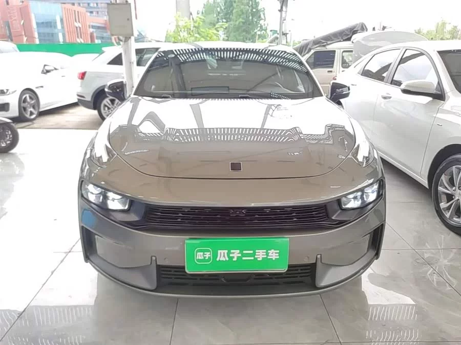 Lynk & Co 03