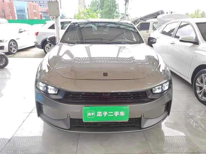 Lynk & Co 03