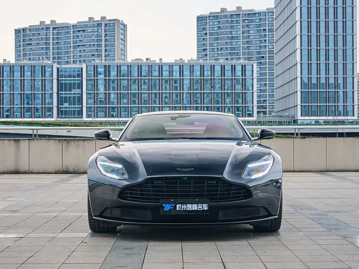 Aston Martin DB11