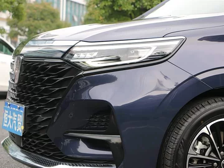 Roewe iMAX8