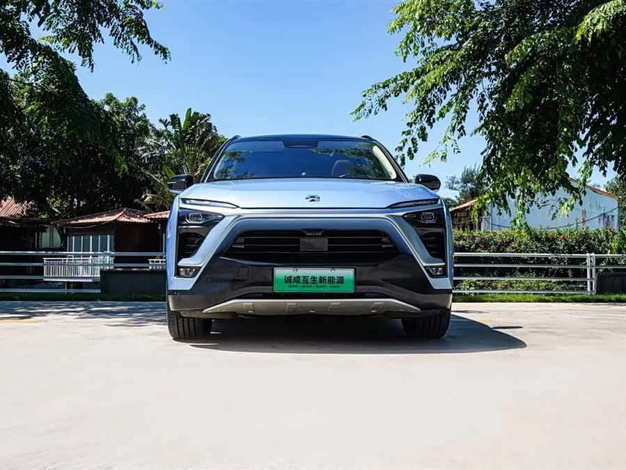NIO ES8