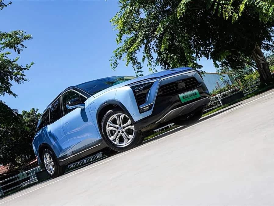 NIO ES8