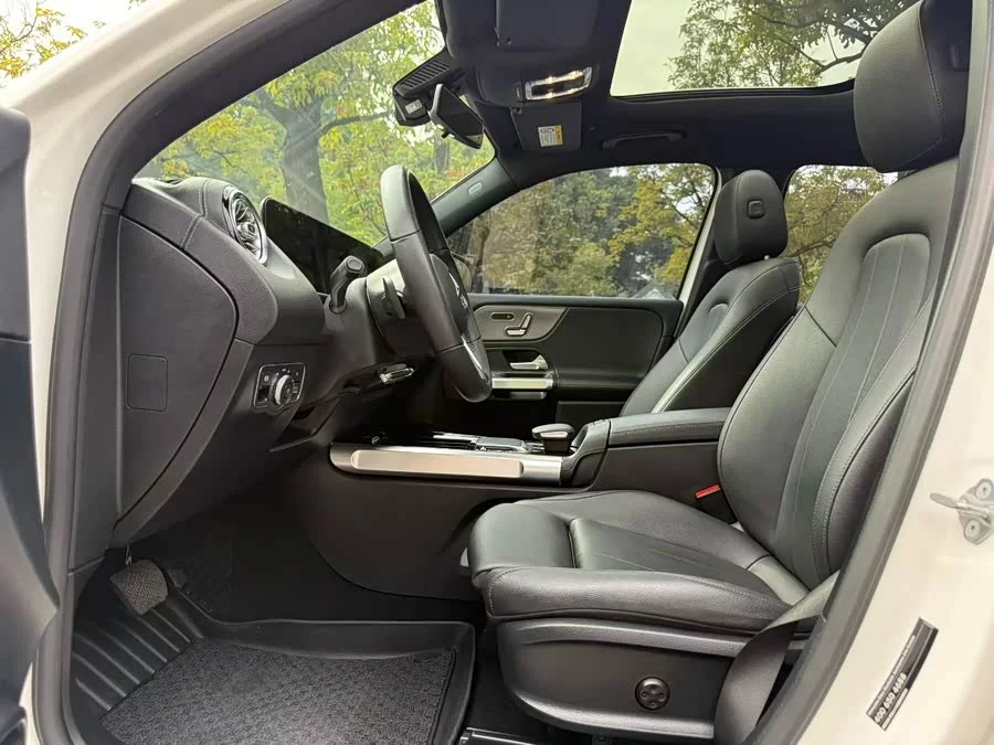 Mercedes Benz GLB
