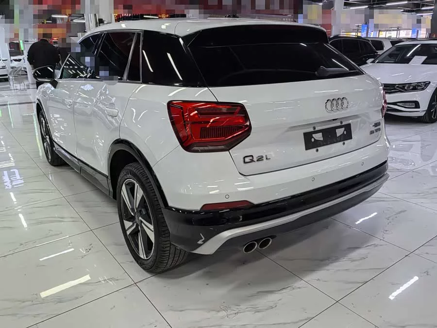 Audi Q2L