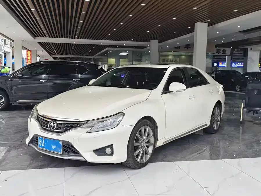 Toyota Reiz