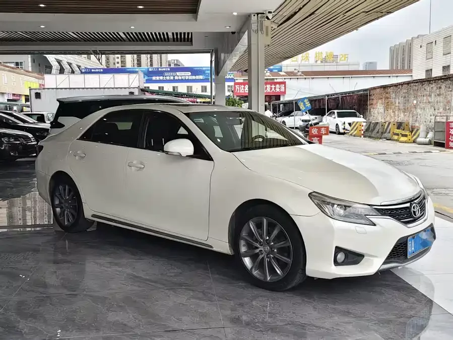 Toyota Reiz