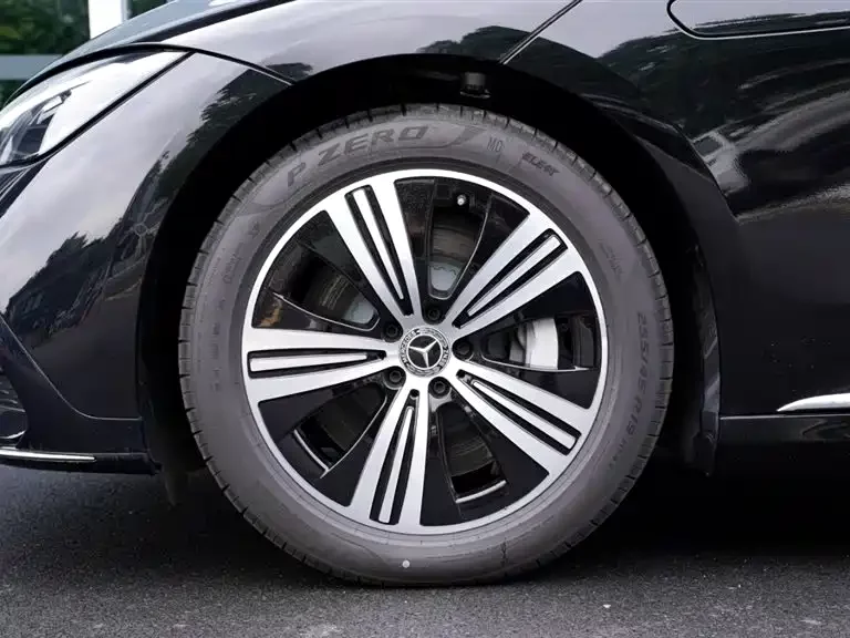 Mercedes Benz EQE