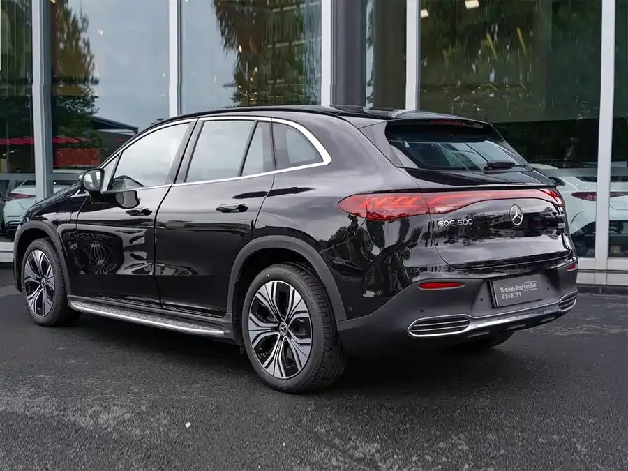 Mercedes Benz EQE SUV