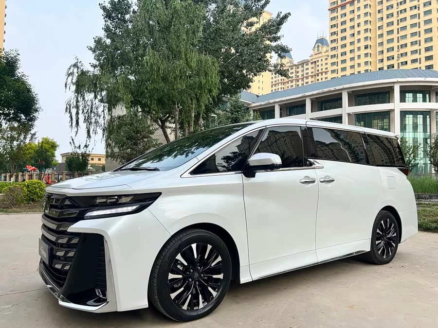 Toyota Crown Vellfire