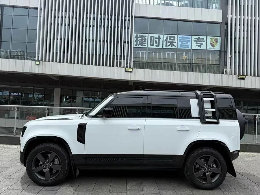 Land Rover guard