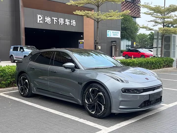 ZEEKR 001