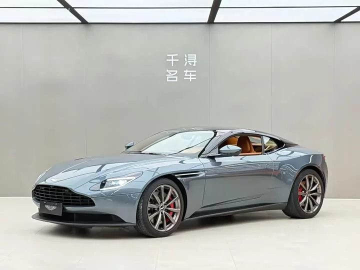 Aston Martin DB11
