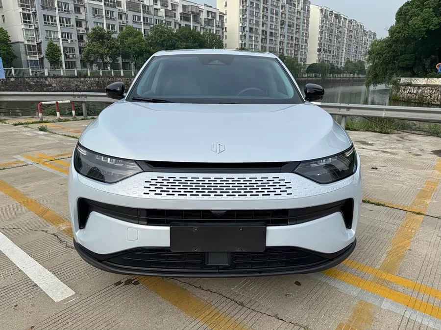 Leapmotor C11
