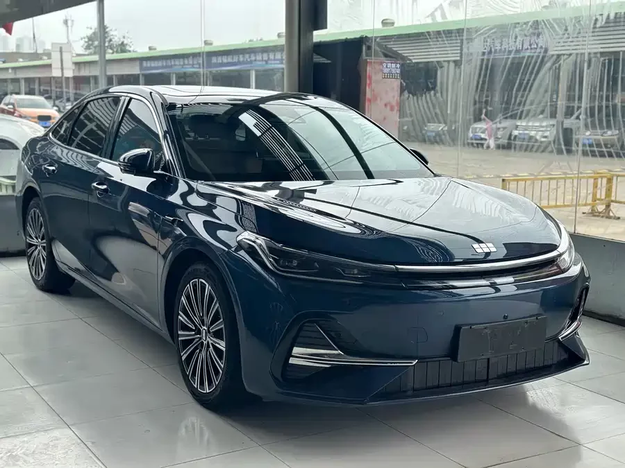 Geely Galaxy A7 EM
