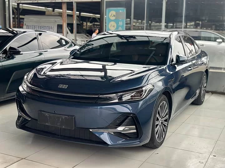 Geely Galaxy A7 EM