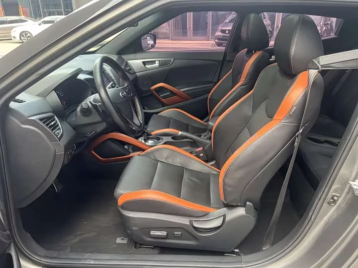 Hyundai Veloster