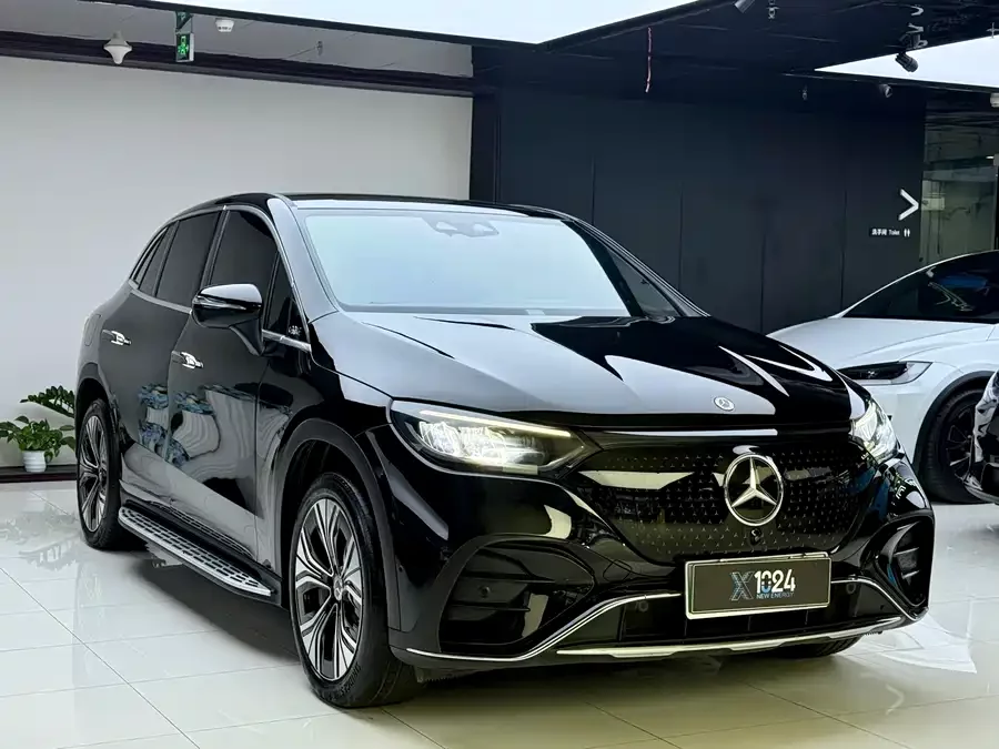 Mercedes Benz EQE SUV