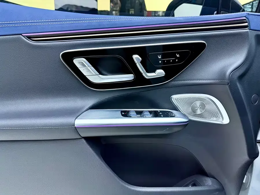 Mercedes Benz EQE SUV