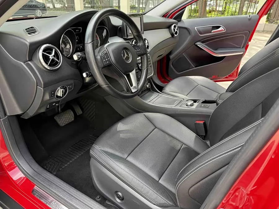 Mercedes Benz GLA