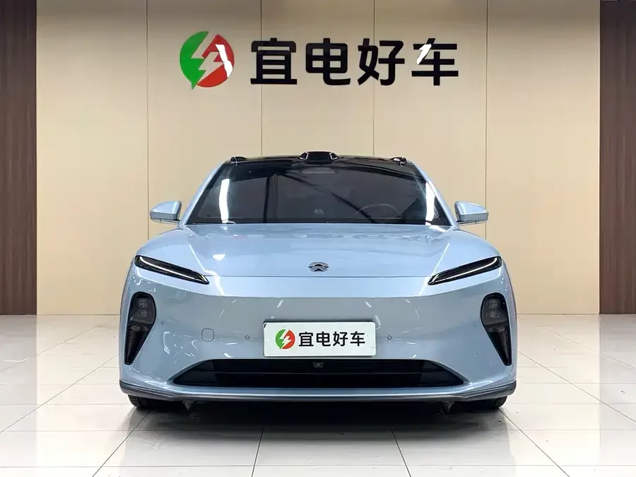 NIO ET5