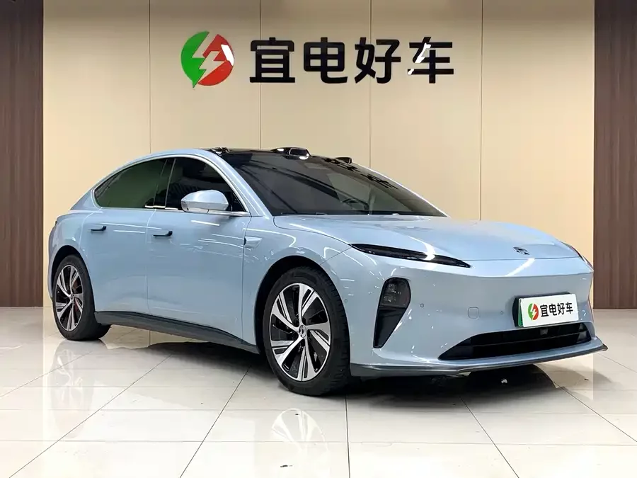 NIO ET5