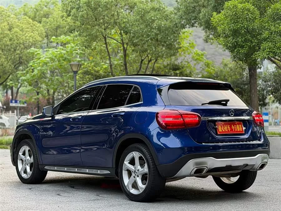 Mercedes Benz GLA
