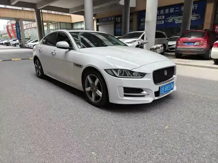 Jaguar XE