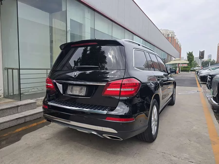 Mercedes Benz GLS