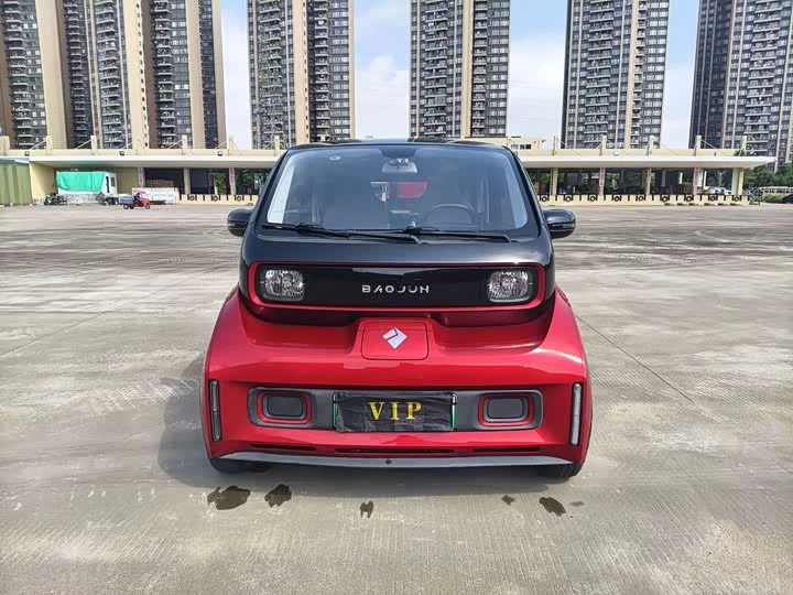 Baojun E300