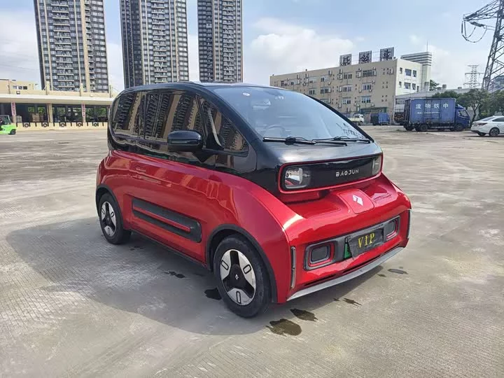 Baojun E300