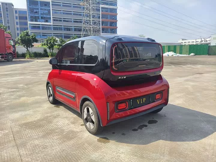 Baojun E300