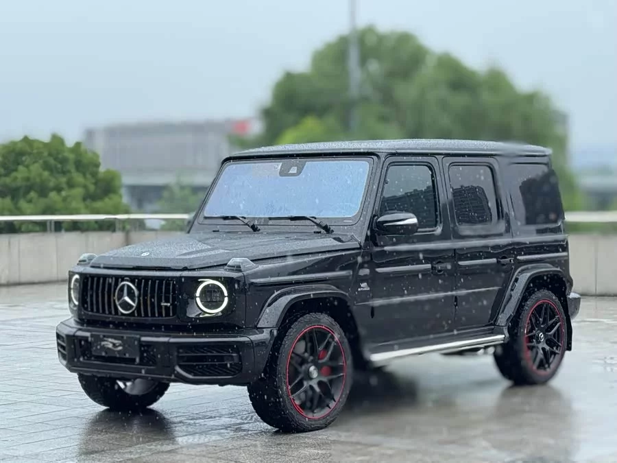 Mercedes Benz G-rated