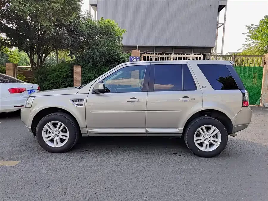 Land Rover Freelander 2