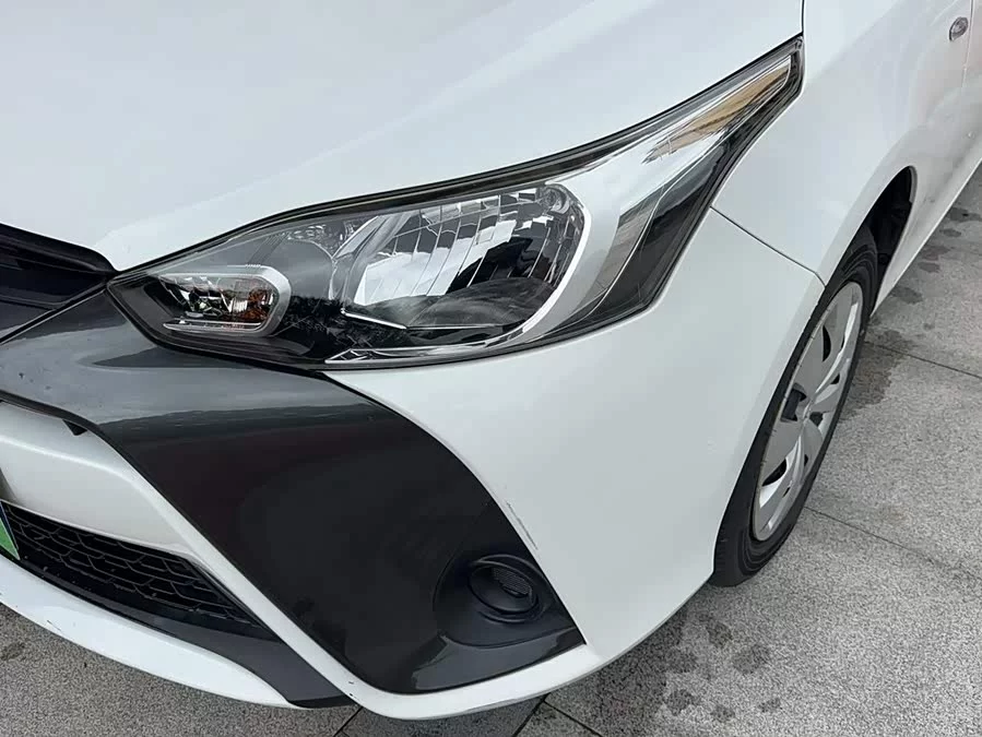 Toyota YARiS L