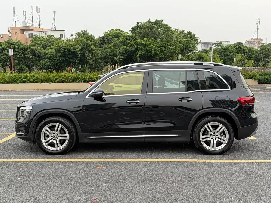 Mercedes Benz GLB