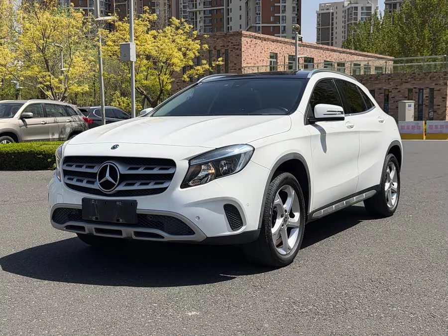 Mercedes Benz GLA