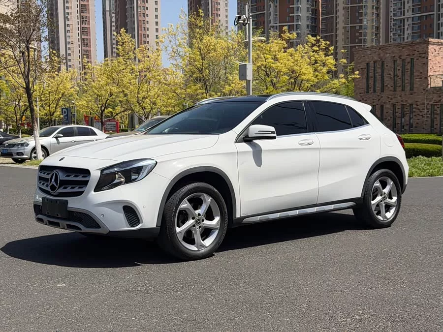 Mercedes Benz GLA