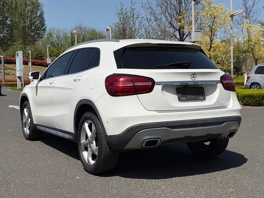 Mercedes Benz GLA