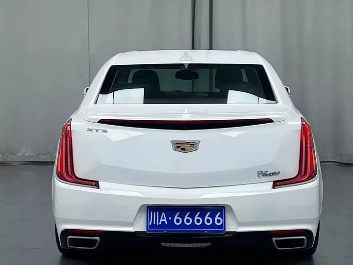 Cadillac XTS