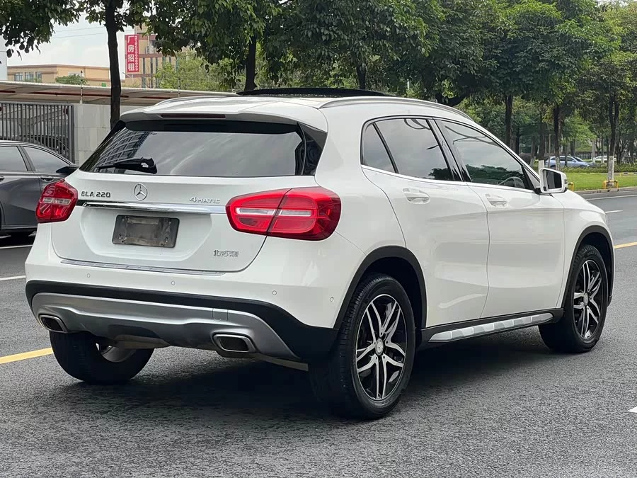 Mercedes Benz GLA