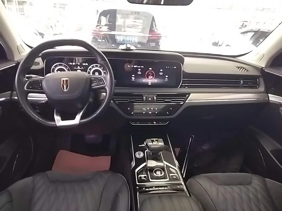 Hongqi HS5