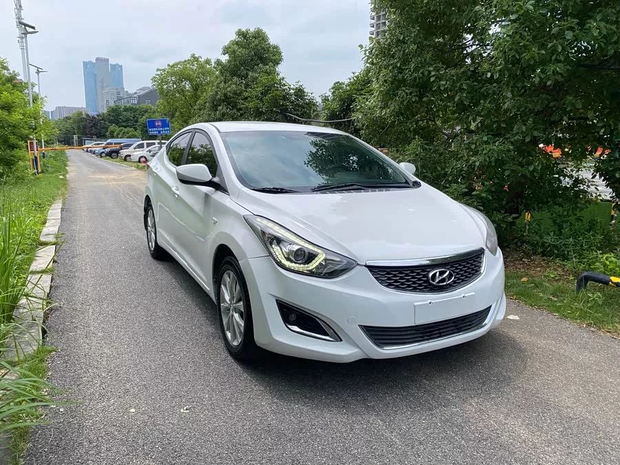 Hyundai Elantra