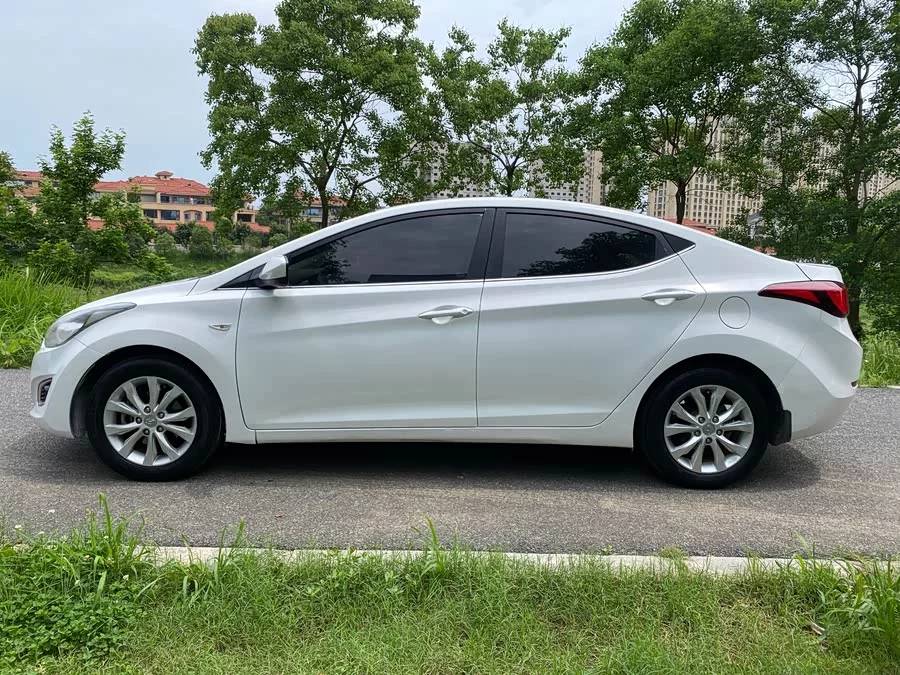 Hyundai Elantra