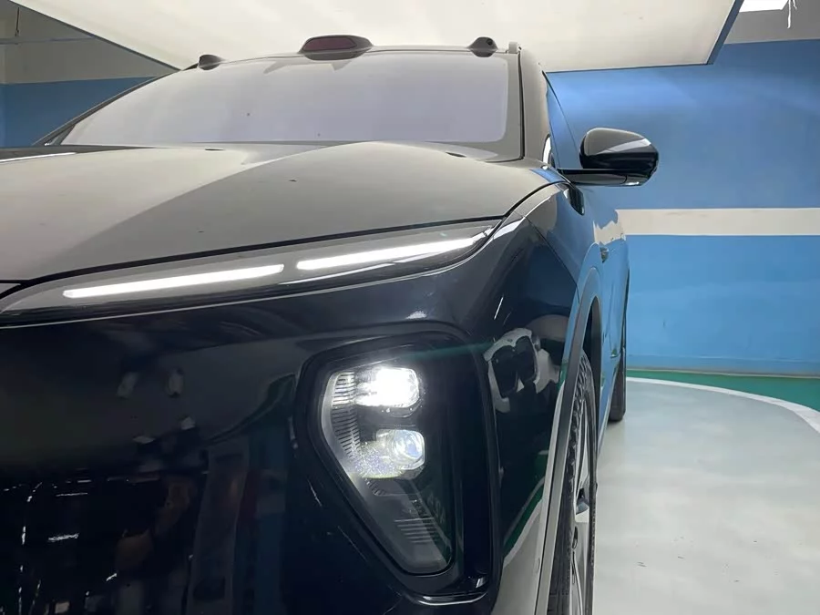 NIO ES6