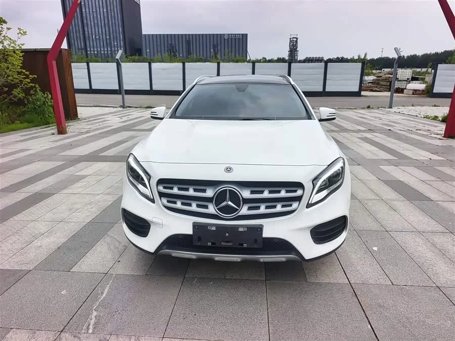 Mercedes Benz GLA