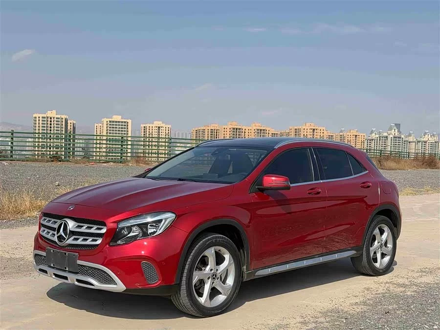 Mercedes Benz GLA
